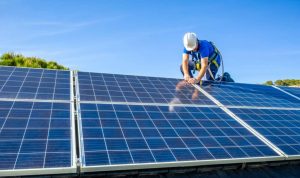 Installation et mise en production des panneaux solaires photovoltaïques à Courpiere